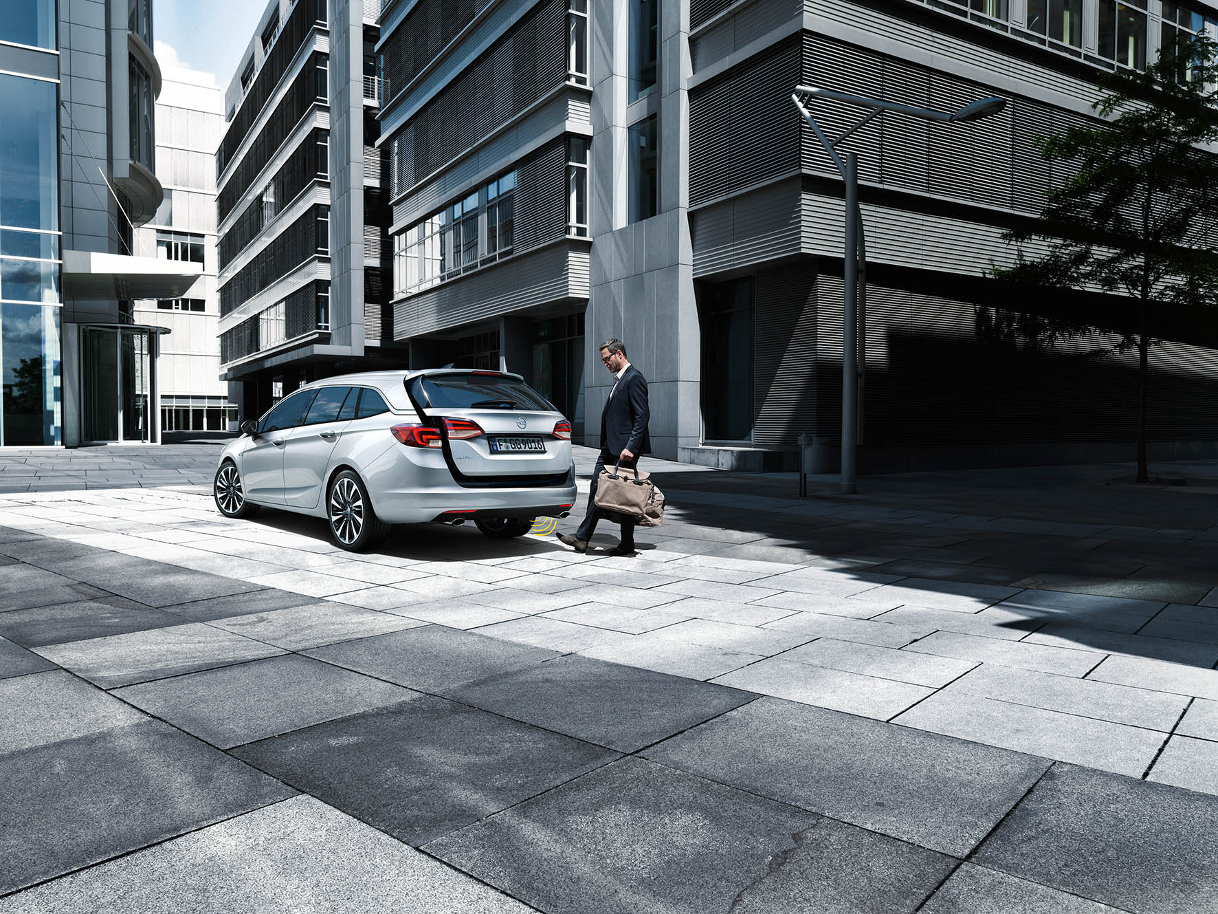 De nieuwe Opel Astra Sports Tourer is vanaf nu bestelbaar en komt in april 2016 naar Nederland.