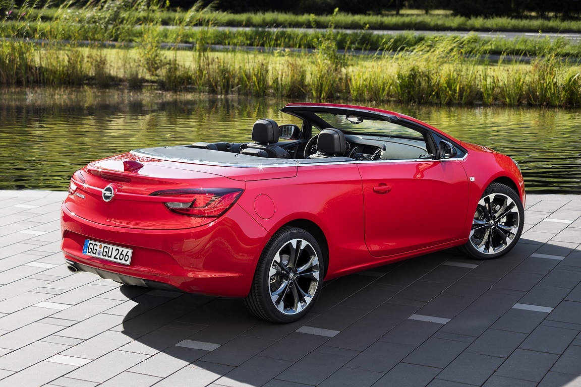 De Opel Cascada Supreme werd vorig jaar in Parijs onthuld en is inmiddels leverbaar geworden. Extra uitrusting met een lekker fel kleurtje.