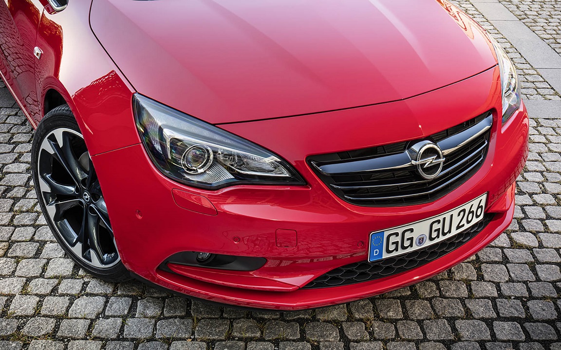 De Opel Cascada Supreme werd vorig jaar in Parijs onthuld en is inmiddels leverbaar geworden. Extra uitrusting met een lekker fel kleurtje.