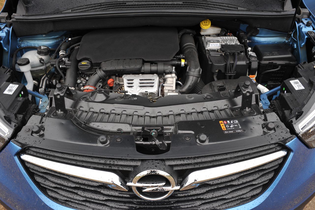 Opel lanceert de Crossland X als opvolger van de ruimtelijke Meriva. Qua gebruiksmogelijkheden doet de nieuwe crossover nauwelijks voor zijn voorganger onder.