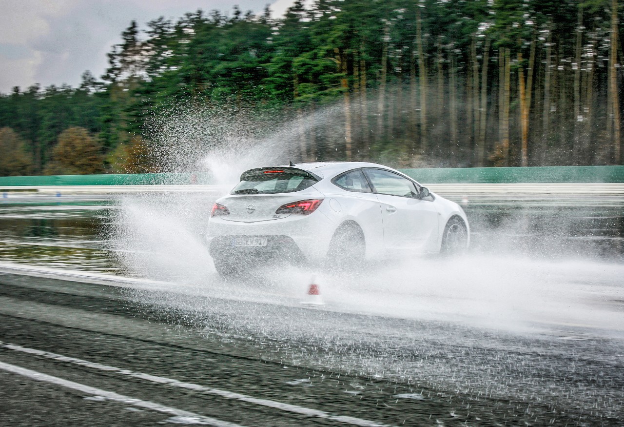 Opel Motorsport organiseert dit seizoen tal van trainingen voor diverse doelgroepen.