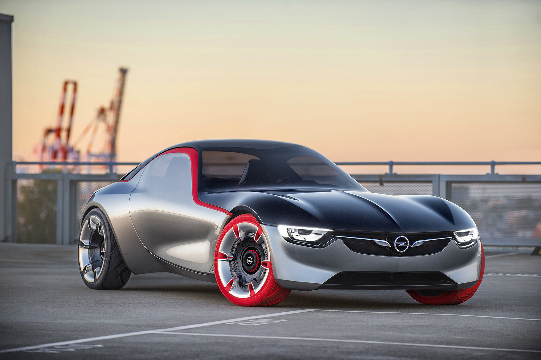 Opel heeft de toekomst op het gebied van sportiviteit en design in handen met de Opel GT Concept, die op de Autosalon van Genve live wordt gepresenteerd met 1.0 Turbomotor, goed voor 145 pk.