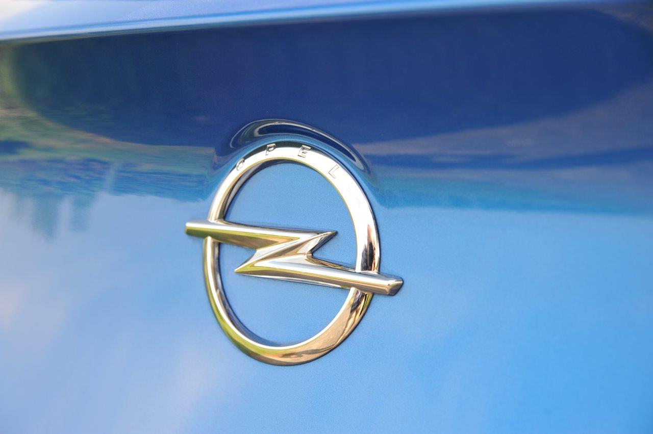 Opel plaatst zich met de nieuwe Grandland X keurig tussen de middenklasse SUV's die zeer populair zijn in de Europese markt. Autovandaag reed de benzineversie.