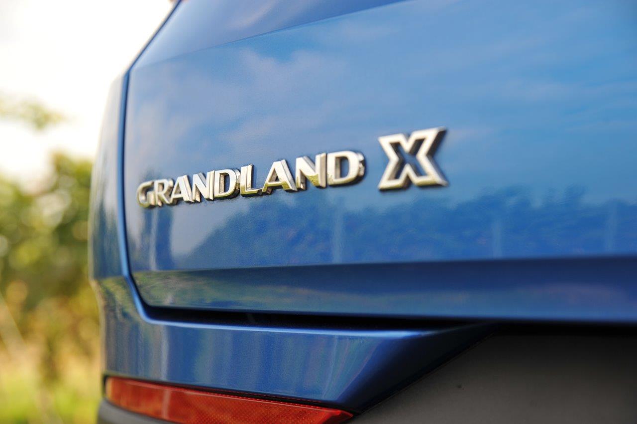 Opel plaatst zich met de nieuwe Grandland X keurig tussen de middenklasse SUV's die zeer populair zijn in de Europese markt. Autovandaag reed de benzineversie.