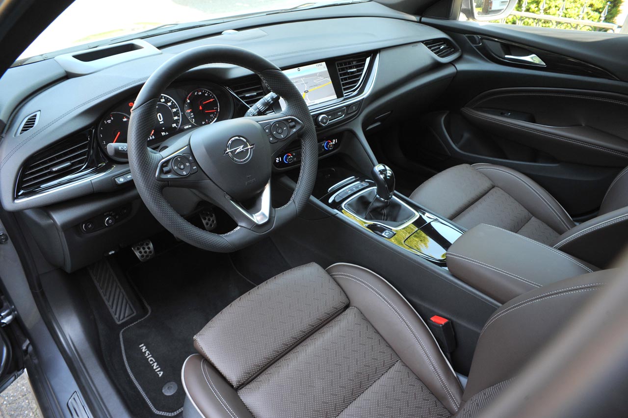 Opel breidt het leveringsprogramma van de nieuwe Insignia uit met de Sports Tourer, een sportief en elegant gelijnde stationwagon.