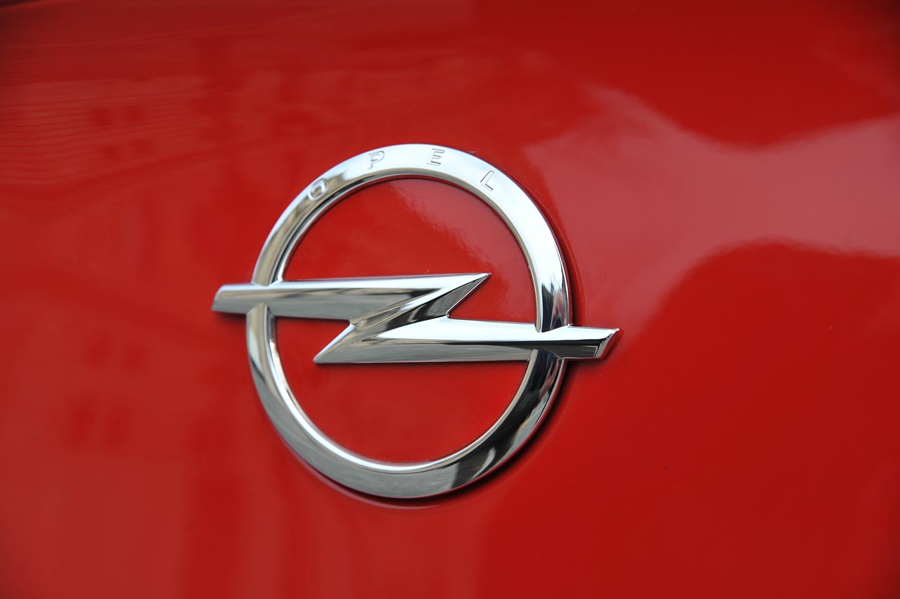 Na negen jaar en 940.000 eenheden komt Opel met de nieuwe Insignia. Die is vooral lichter en technologisch meer hoogwaardig, zo ontdekte AutoVandaag tijdens de eerste kennismaking.