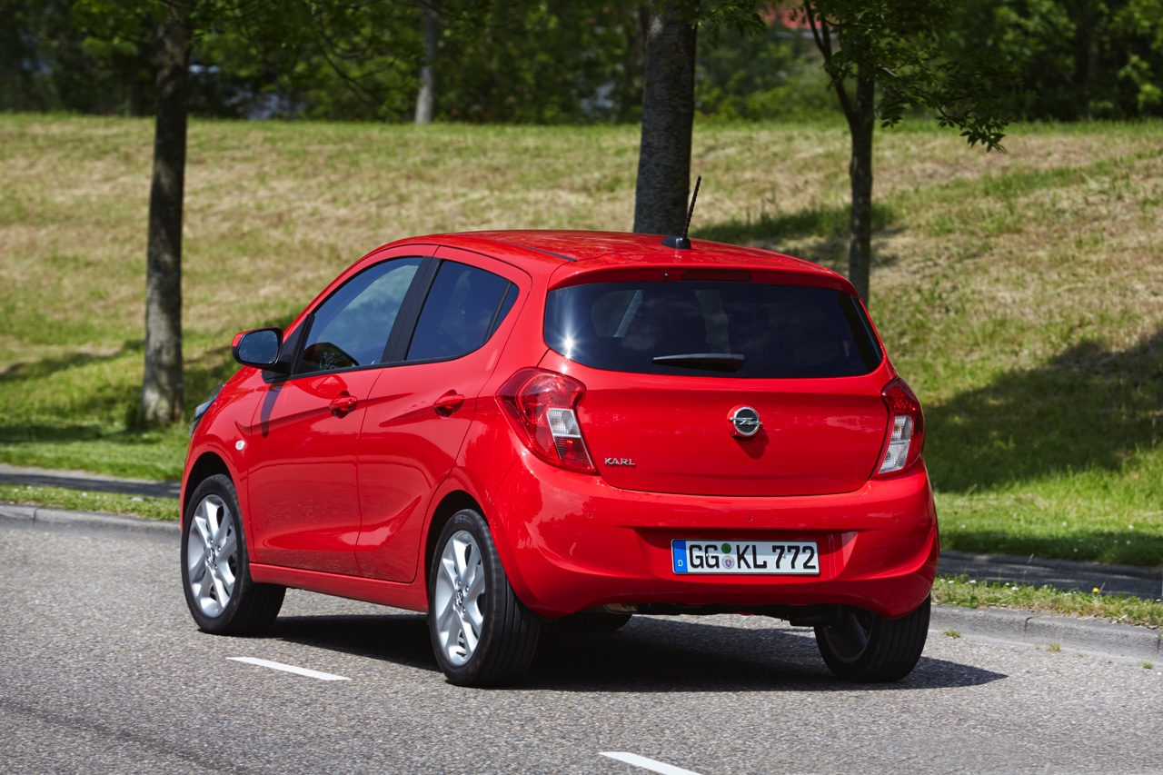 Autotest Opel Karl, de nieuwe vijfdeurs stadsauto van Opel met 1.0 EcoFlex motor, relatief veel ruimte en luxe uitrusting.