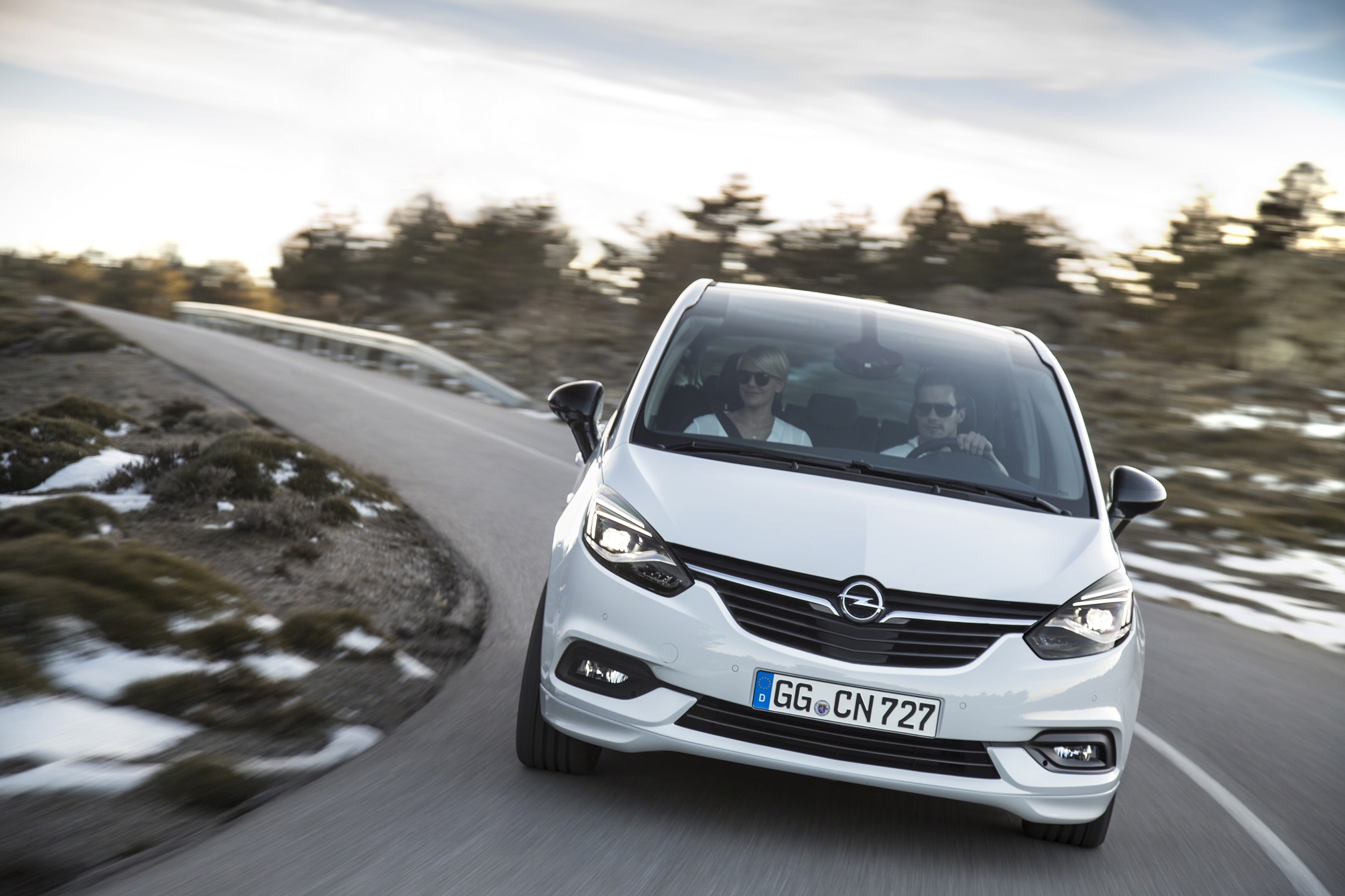 De facelift van de Opel Zafira is een feit. Als nieuwe Opel Zafira is hij nog veiliger en comfortabeler.