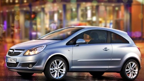 Het huidige model Corsa is alweer een aantal jaren op de markt, maar de nieuwe komt eraan. Op de British Motor show in London zal de nieuwe Corsa gepresenteerd worden, wij hebben alvast de eerste foto