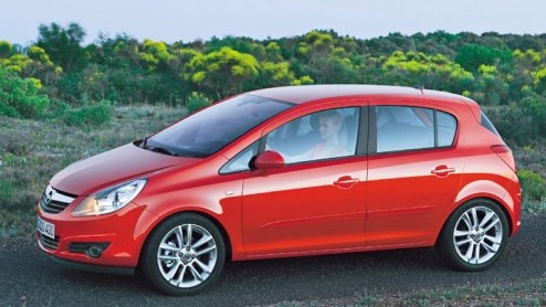 Nadat eerder al de driedeurs Corsa aan het publiek was voorgesteld, komt Opel nu met de versie met vijf deuren. Ook dit model is groter dan zijn voorganger.