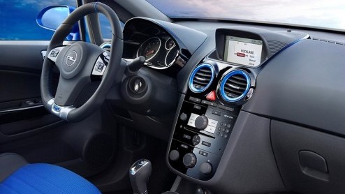 De wereld is weer een bommetje op wielen rijker. Opel heeft zojuist de eerste beelden vrijgegeven van de Corsa OPC en de auto ziet er uit alsof hij voor veel vuurwerk kan zorgen.