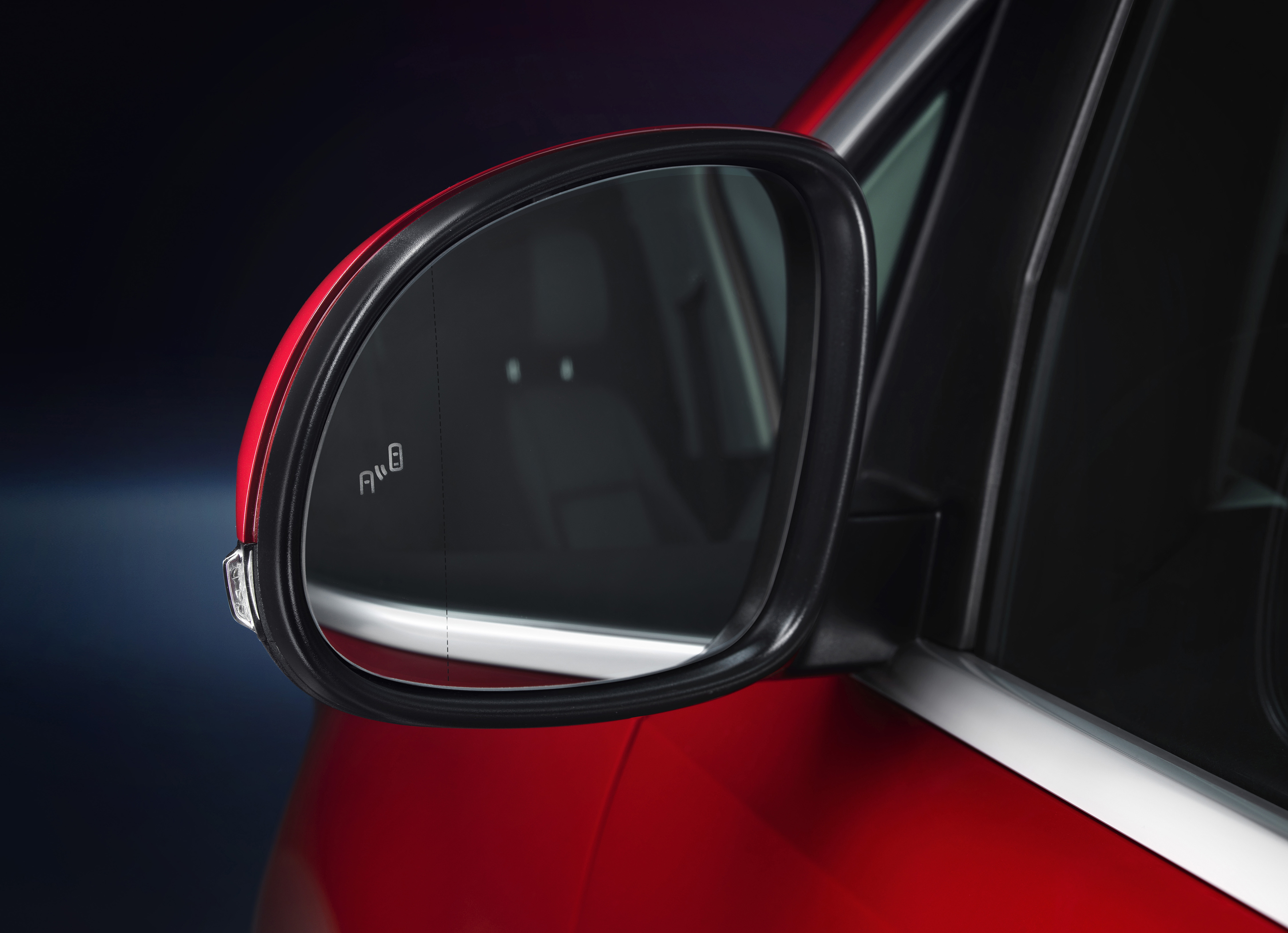 Facelift voor Seat Alhambra. De opfriskuur bestaat uit nieuwe uitrustingsmogelijkheden, LED-achterlichten, een verse grille en zuinigere motoren.