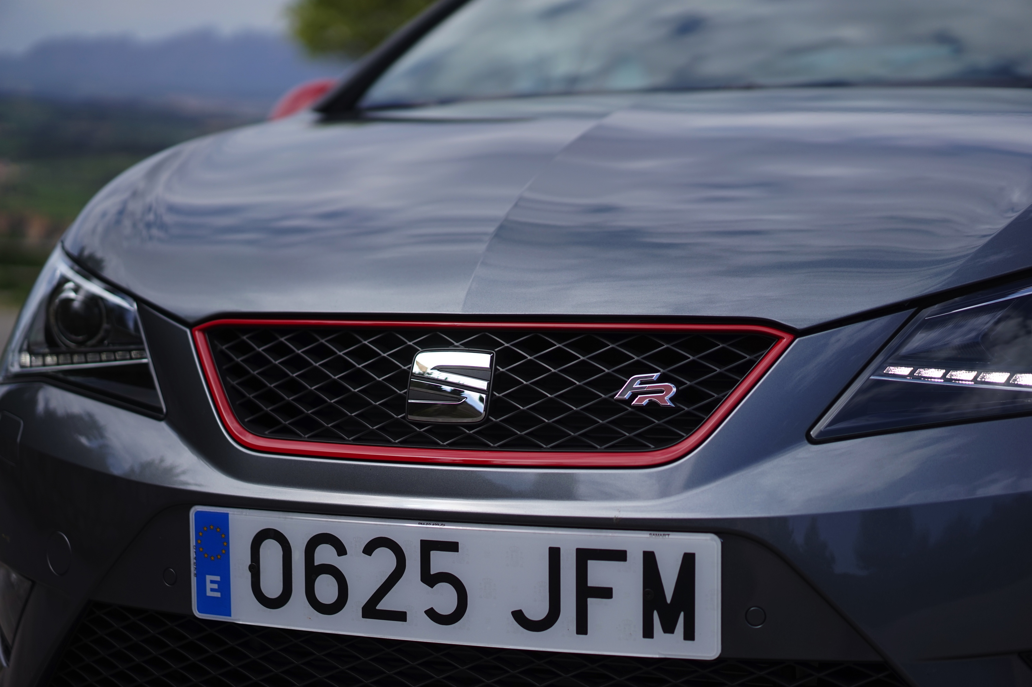 Van zijn uiterlijke wijzigingen moet de vernieuwde Seat Ibiza het niet hebben. Alleen een getraind oog ziet de verschillen. Stap je in, is het echter een compleet ander verhaal. Autotest!