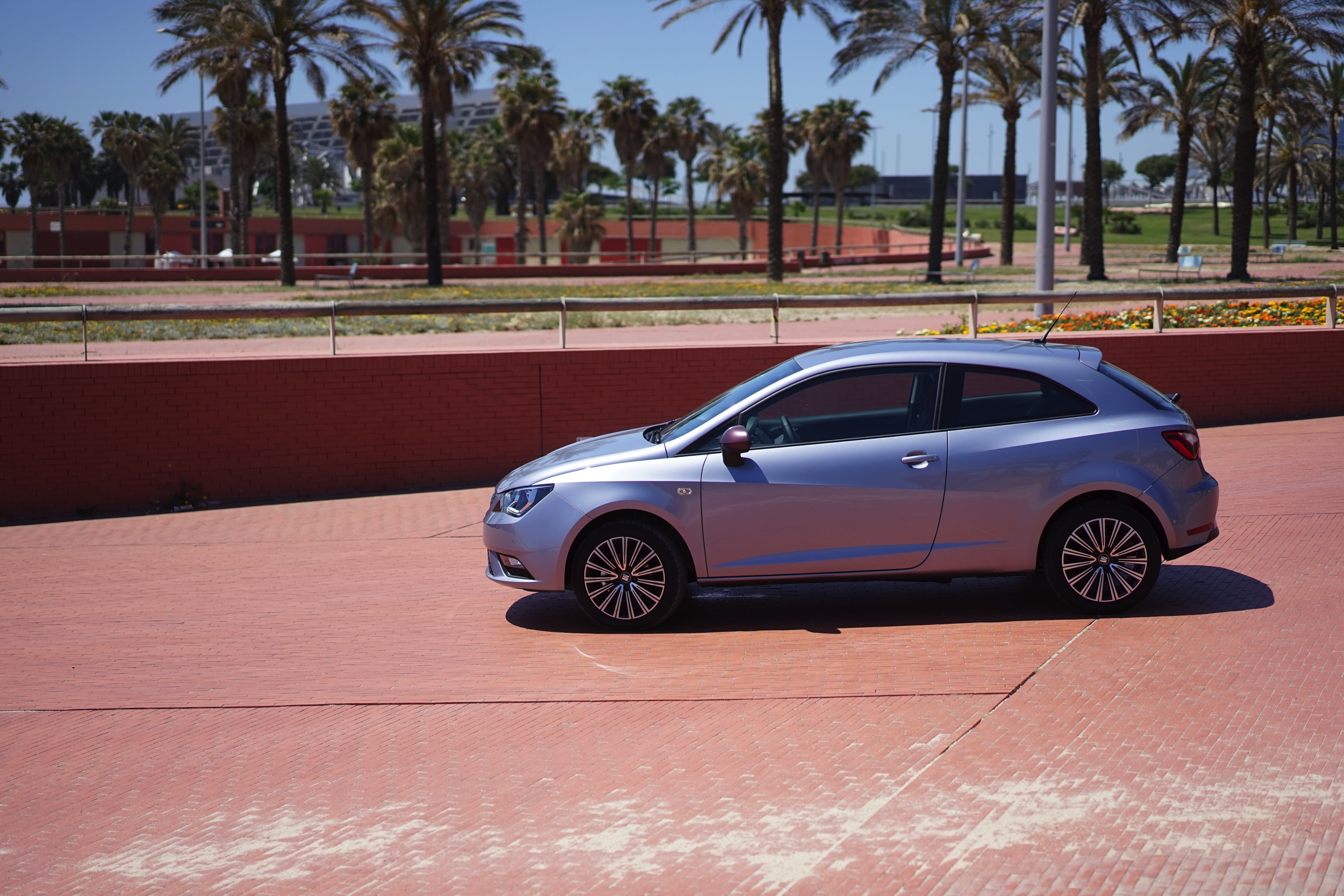 Van zijn uiterlijke wijzigingen moet de vernieuwde Seat Ibiza het niet hebben. Alleen een getraind oog ziet de verschillen. Stap je in, is het echter een compleet ander verhaal. Autotest!