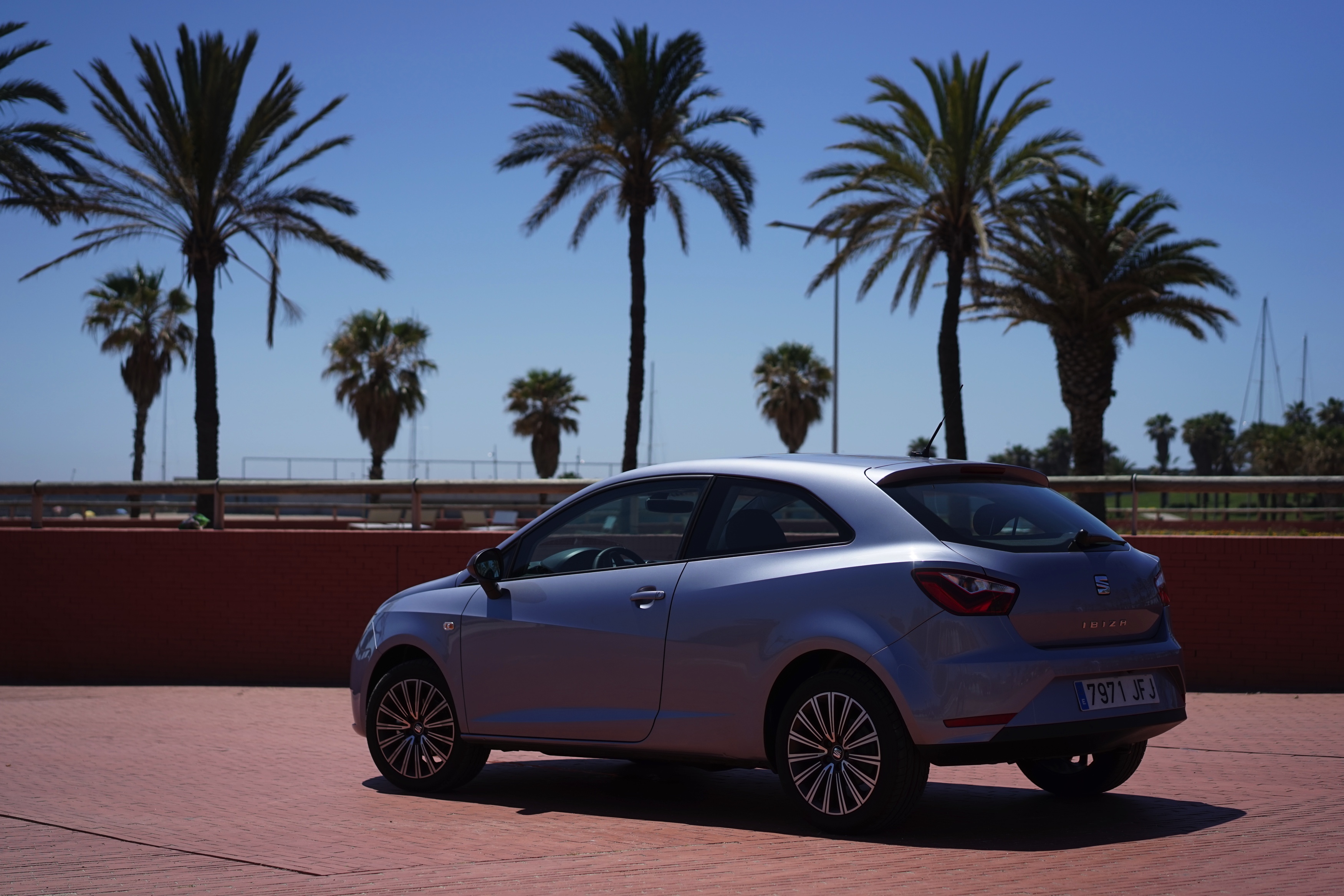 Van zijn uiterlijke wijzigingen moet de vernieuwde Seat Ibiza het niet hebben. Alleen een getraind oog ziet de verschillen. Stap je in, is het echter een compleet ander verhaal. Autotest!