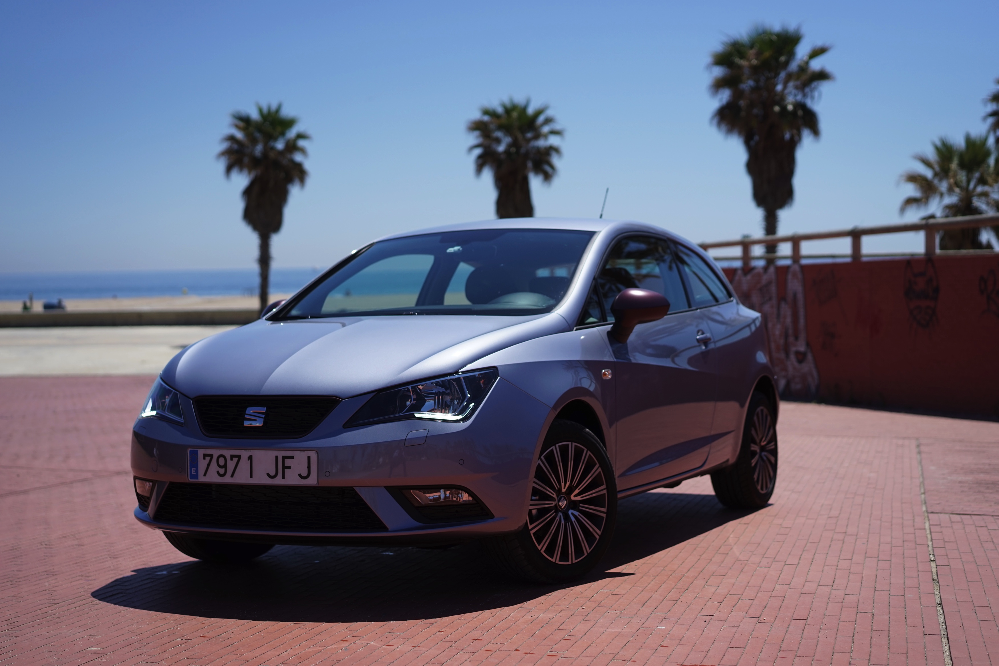 Van zijn uiterlijke wijzigingen moet de vernieuwde Seat Ibiza het niet hebben. Alleen een getraind oog ziet de verschillen. Stap je in, is het echter een compleet ander verhaal. Autotest!