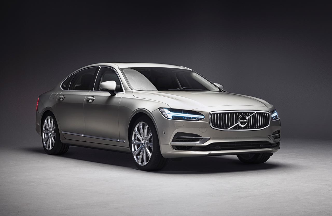 Volvo laat in Beijing een speciale uitvoering zien van de S90. Deze Ambience is voorzien van alle denkbare luxe plus een projectie op het plafond met bijbehorende geluiden.