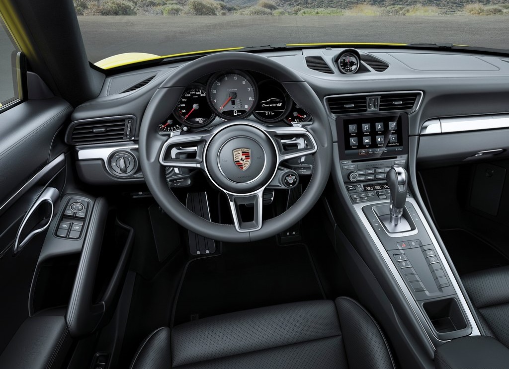 Porsche introduceert een modeljaarupdate voor alle modellen, met nieuwe kleuren en meer connectiviteit. Het belangrijkste nieuws? De 911 S-modellen hebben optioneel 30 pk meer.
