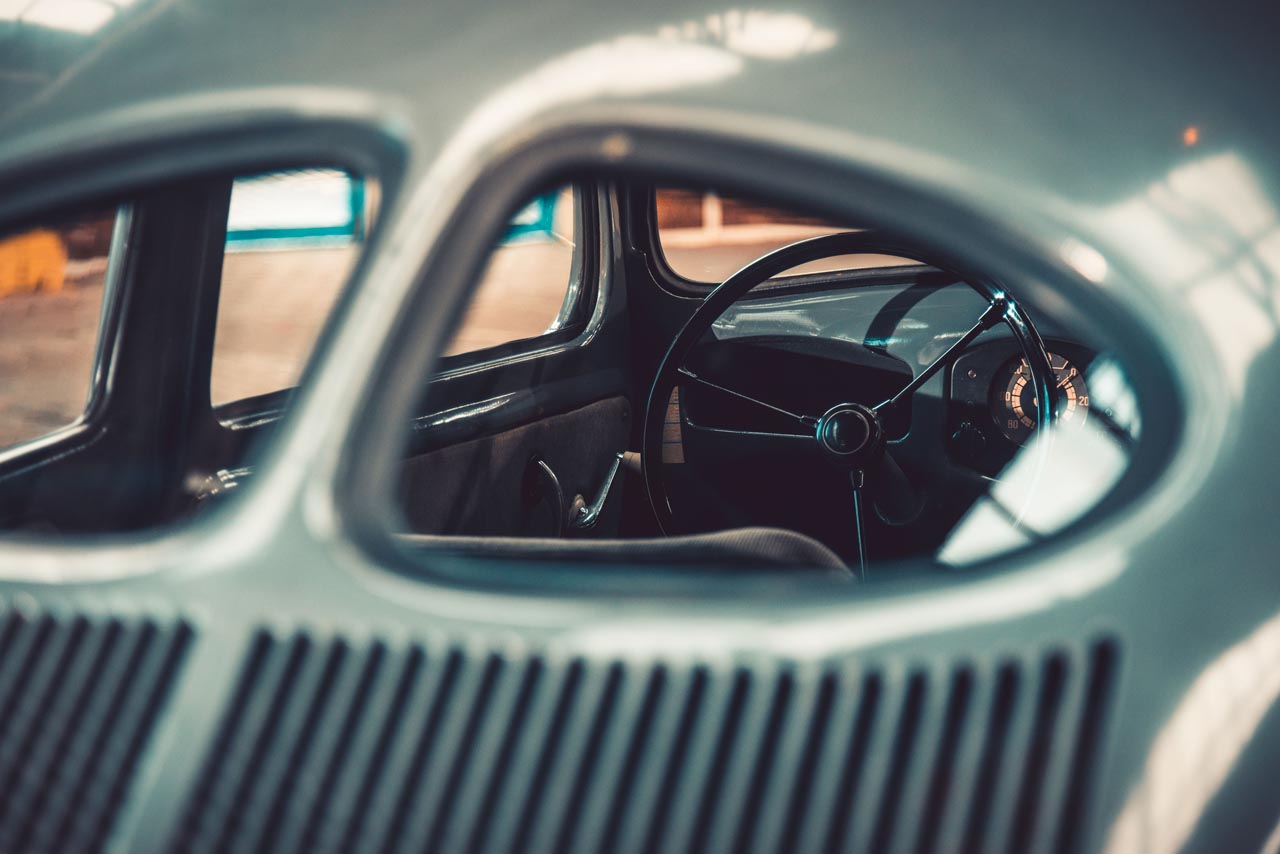 De eerste Volkswagen Kever kwam op 16 oktober 1947 het land binnen, een exemplaar daarvan bestaat nog steeds.