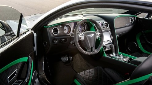 De Bentley Continental GT3-R is overtreffende trap en meest exclusieve vorm van luxe en sportiviteit.