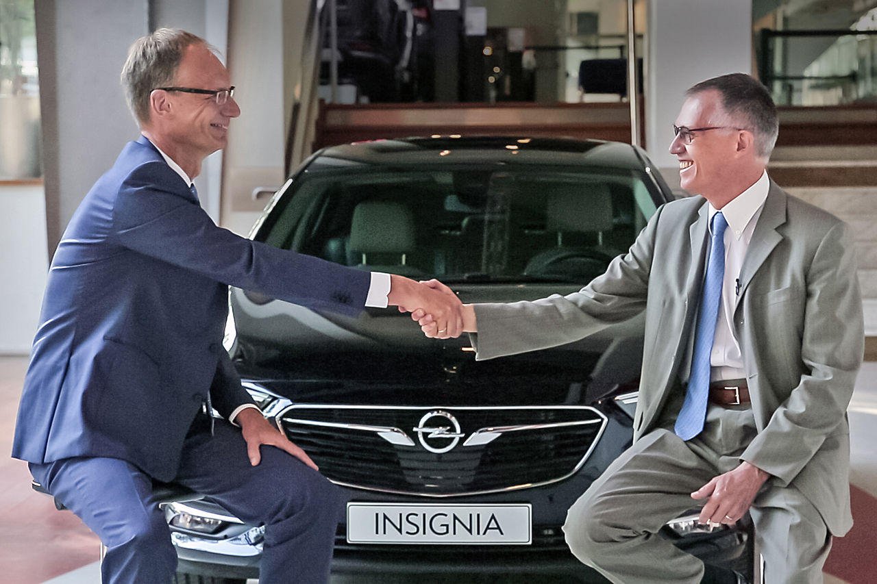De overname van Opel door PSA is definitief. Het management werkt de komende 100 dagen aan een plan hoe Opel in een paar jaar tijd weer winstgevend te maken.