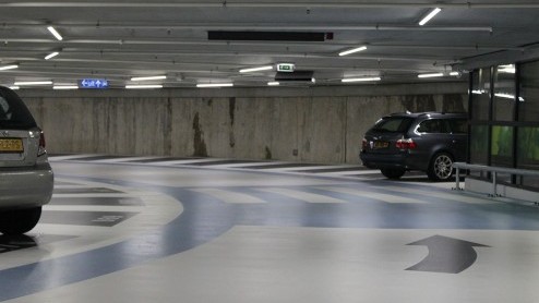 De auto parkeren in een parkeergarage kost dit jaar zo'n 5 procent meer dan in 2013. Dat blijkt uit de Nationale Parkeertest van Detailhandel Nederland.