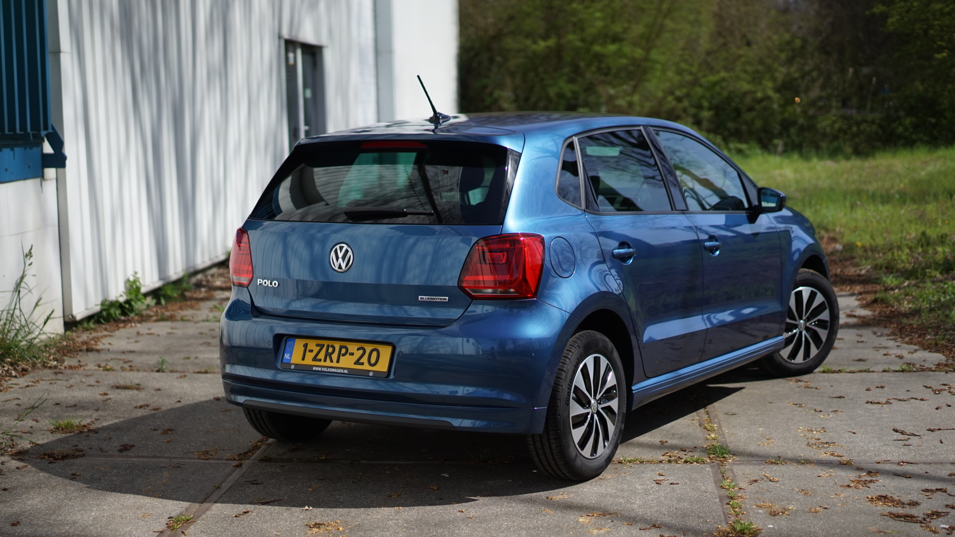 In de autoverkopen van 2016 zijn de particulieren aan zet. Verschillende merken zoals Kia, Mazdaen Skoda wisten meer te verkopen dan in januari 2015, maar over het algemeen liggen verkopen 14% lager.