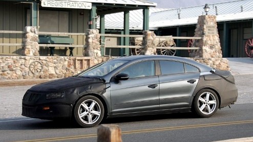 De Volkswagen Passat Coup is zo goed als af. Dat hij nog gecamoufleerd rondrijdt is eigenlijk een schande, want deze vierdeurs coup zal zeker een succes worden en de markt vraagt erom! Audi wrijft n