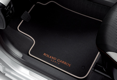 Peugeot viert partnership Roland Garros met de 108 Top! Roland Garros, die luchtig, luxe en sportief is uitgevoerd.