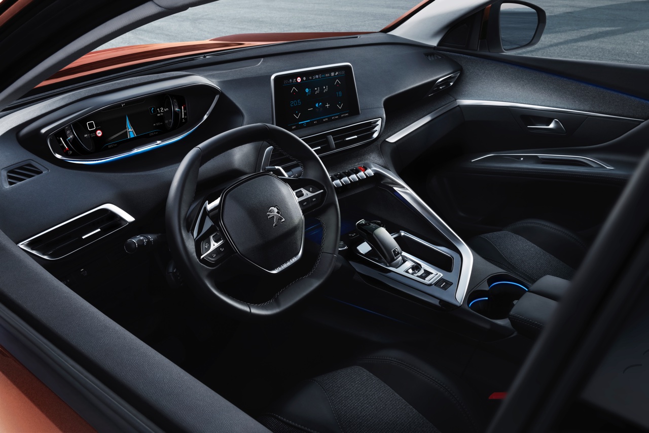 Autotest van de nieuwe Peugeot 3008. Peugeot transformeert de crossover tot een SUV. AutoVandaag rijdt met de 3008 THP 130 en 3008 BlueHDi 120.