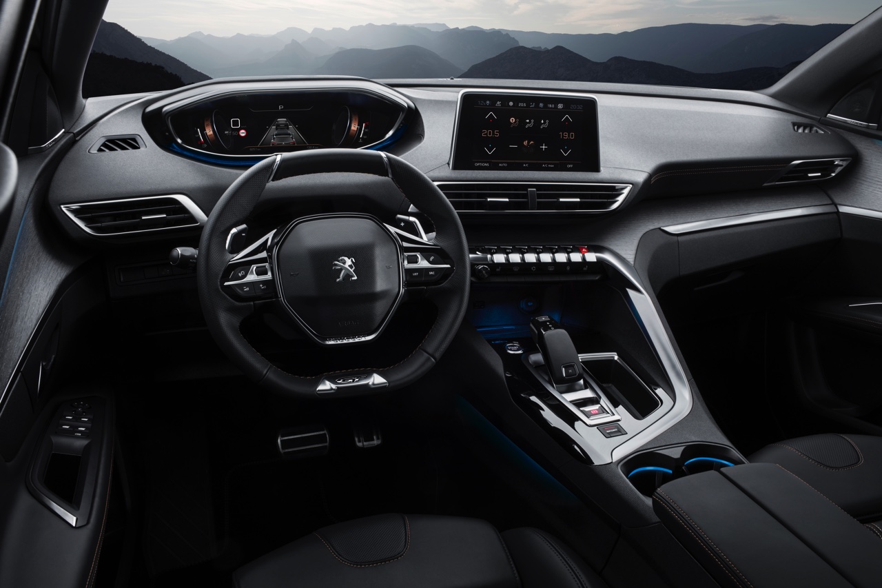 Autotest van de nieuwe Peugeot 3008. Peugeot transformeert de crossover tot een SUV. AutoVandaag rijdt met de 3008 THP 130 en 3008 BlueHDi 120.