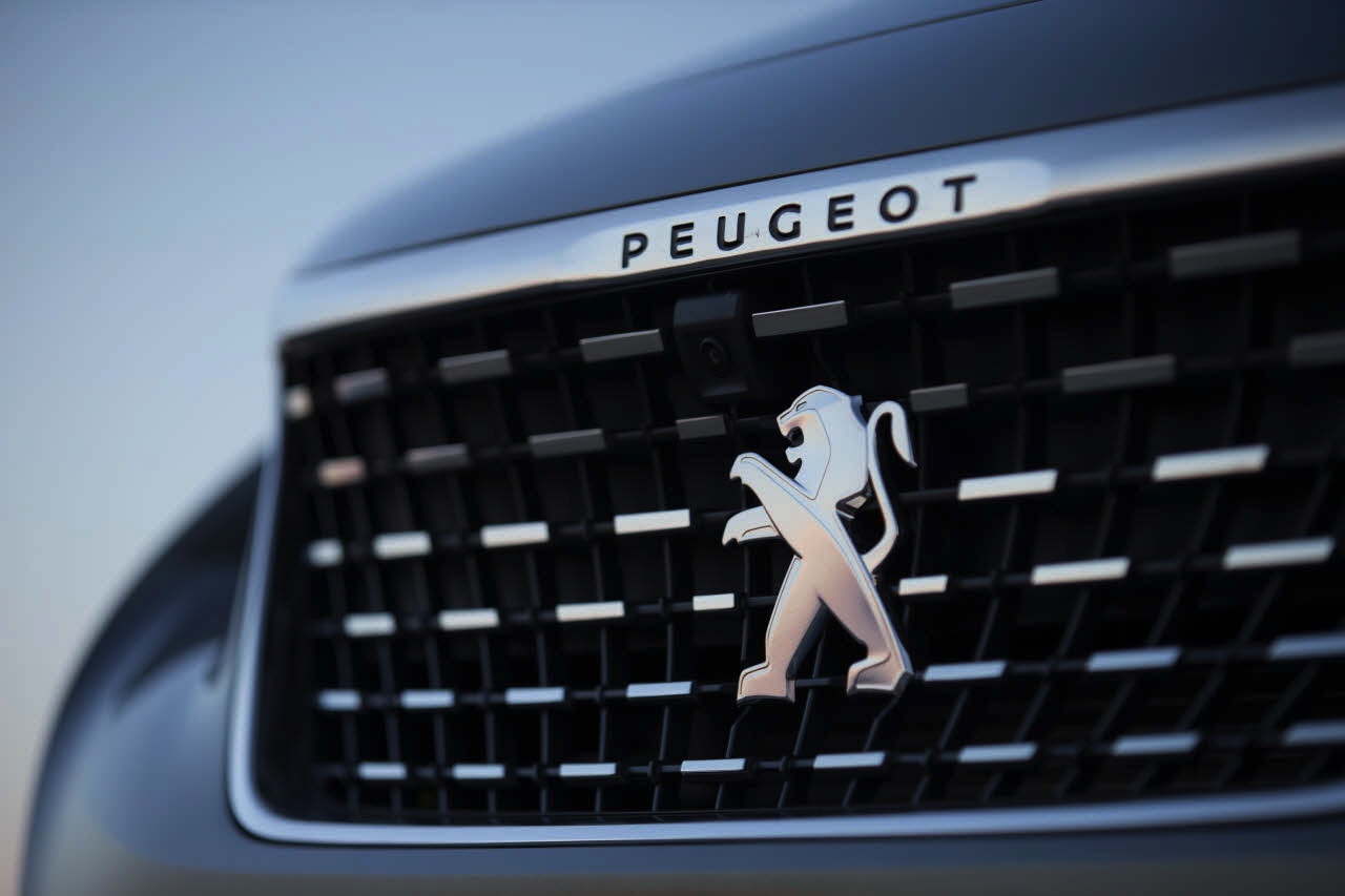 Autotest van de nieuwe Peugeot 3008. Peugeot transformeert de crossover tot een SUV. AutoVandaag rijdt met de 3008 THP 130 en 3008 BlueHDi 120.