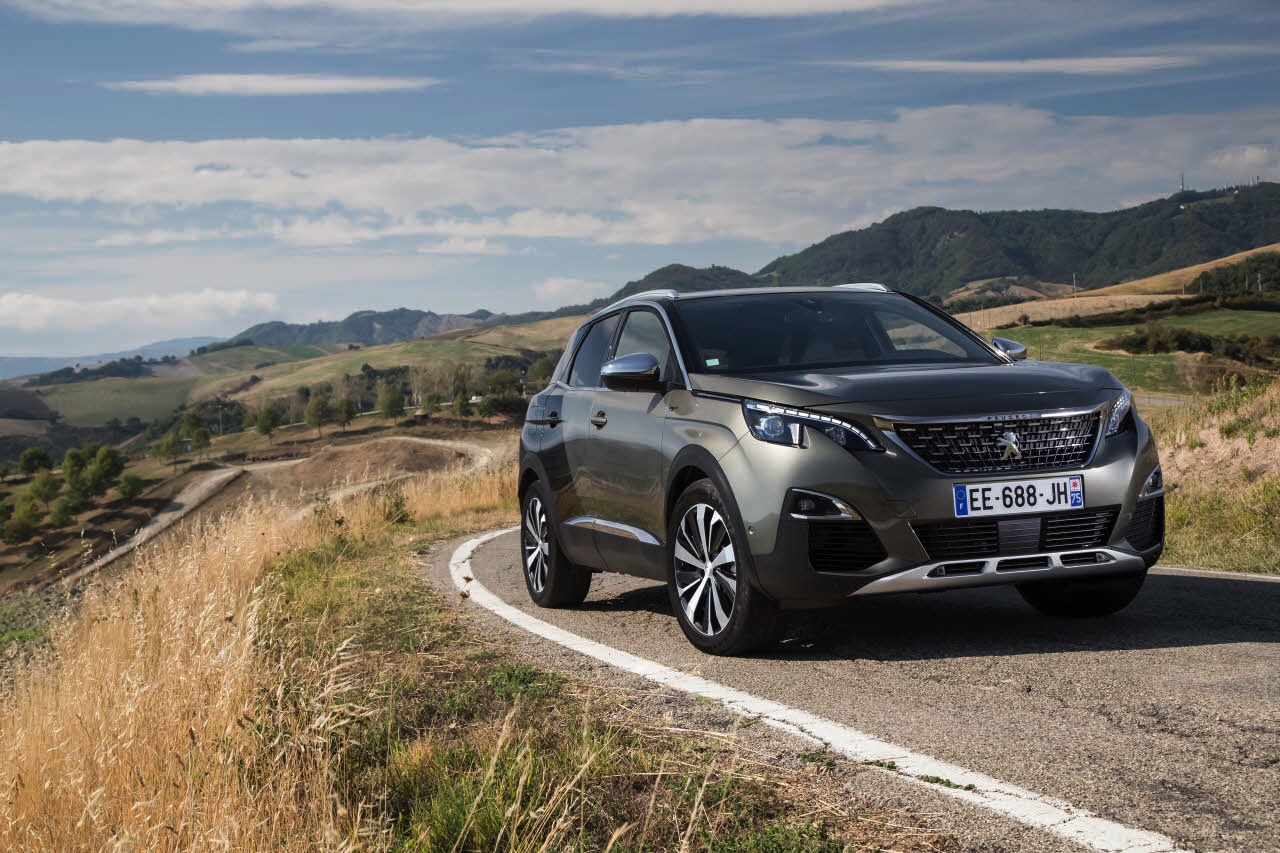 Autotest van de nieuwe Peugeot 3008. Peugeot transformeert de crossover tot een SUV. AutoVandaag rijdt met de 3008 THP 130 en 3008 BlueHDi 120.
