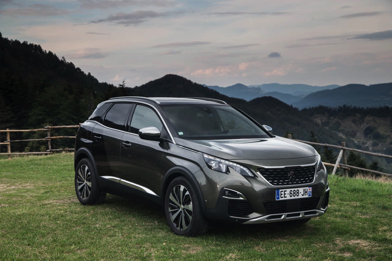 Autotest van de nieuwe Peugeot 3008. Peugeot transformeert de crossover tot een SUV. AutoVandaag rijdt met de 3008 THP 130 en 3008 BlueHDi 120.