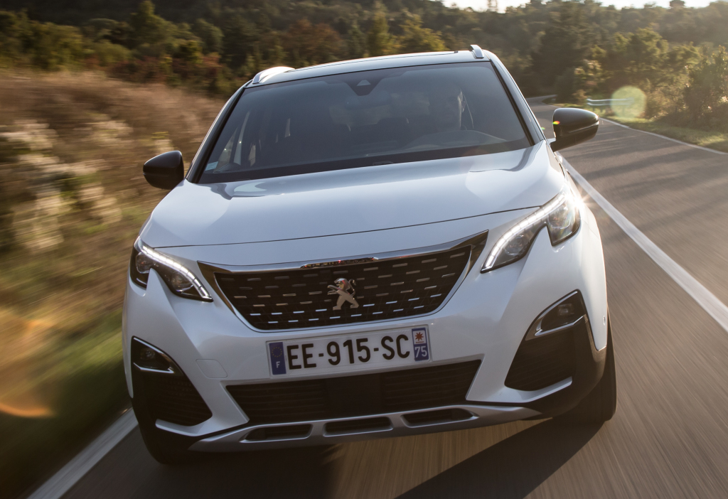 Nieuwe Peugeot 3008 in 2019 ook als plug-in hybride. De 3008 PHEV krijgt dan een benzinemotor met 109 pk en een elektromotor met datzelfde vermogen en vierwielaandrijving.