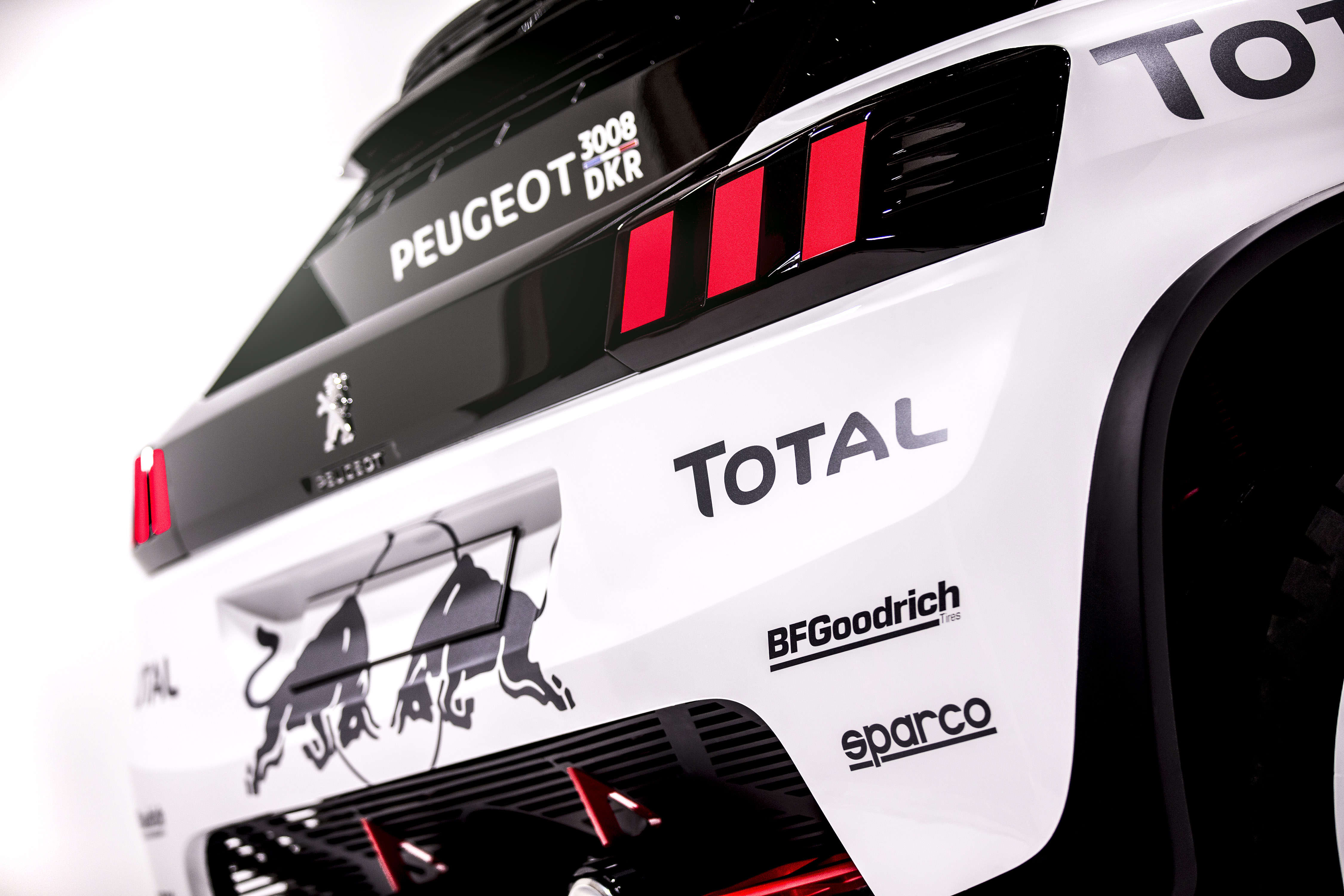 Peugeot presenteert de 3008 DKR, de opvolger van de 2008 DKR, waarmee ze aan de komende DAKAR-rally mee zullen doen.