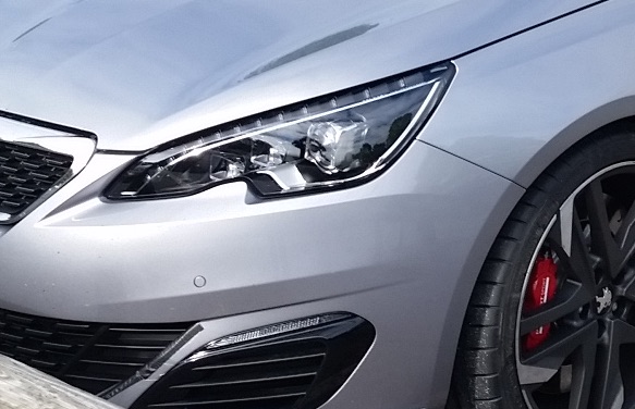 Peugeot 308 GTi in het wild gesignaleerd voorafgaand aan de introductie op Goodwood Festival of Speed.