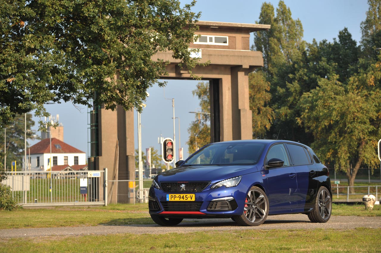 Peugeot neemt in de facelift van de 308 natuurlijk ook de sportieve GTi mee. AutoVandaag maakte opnieuw kennis met deze versie.