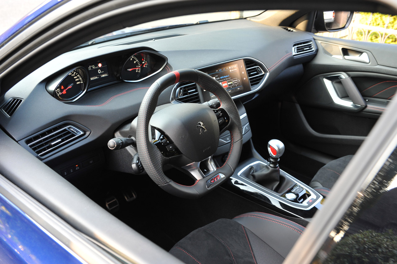 Peugeot neemt in de facelift van de 308 natuurlijk ook de sportieve GTi mee. AutoVandaag maakte opnieuw kennis met deze versie.