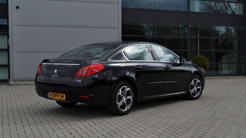 Autotest Peugeot 508 2.0 BlueHDI 180. De Peugeot 508 is een graag geziene gast onder leaserijdend Nederland. De nieuwe 2.0 liter BlueHDI-dieselmotoren, 150 of 180 pk sterk, zijn ook overwegen waard.
