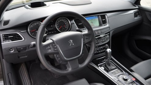 Autotest Peugeot 508 2.0 BlueHDI 180. De Peugeot 508 is een graag geziene gast onder leaserijdend Nederland. De nieuwe 2.0 liter BlueHDI-dieselmotoren, 150 of 180 pk sterk, zijn ook overwegen waard.