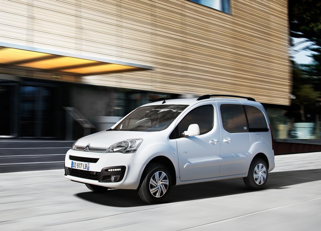 Peugeot presenteert een nieuwe versie van de Partner en wel een volledig elektrische. De elektrische versie is gebaseerd op de Partner Teppee en alle interieurruimte blijft behouden.