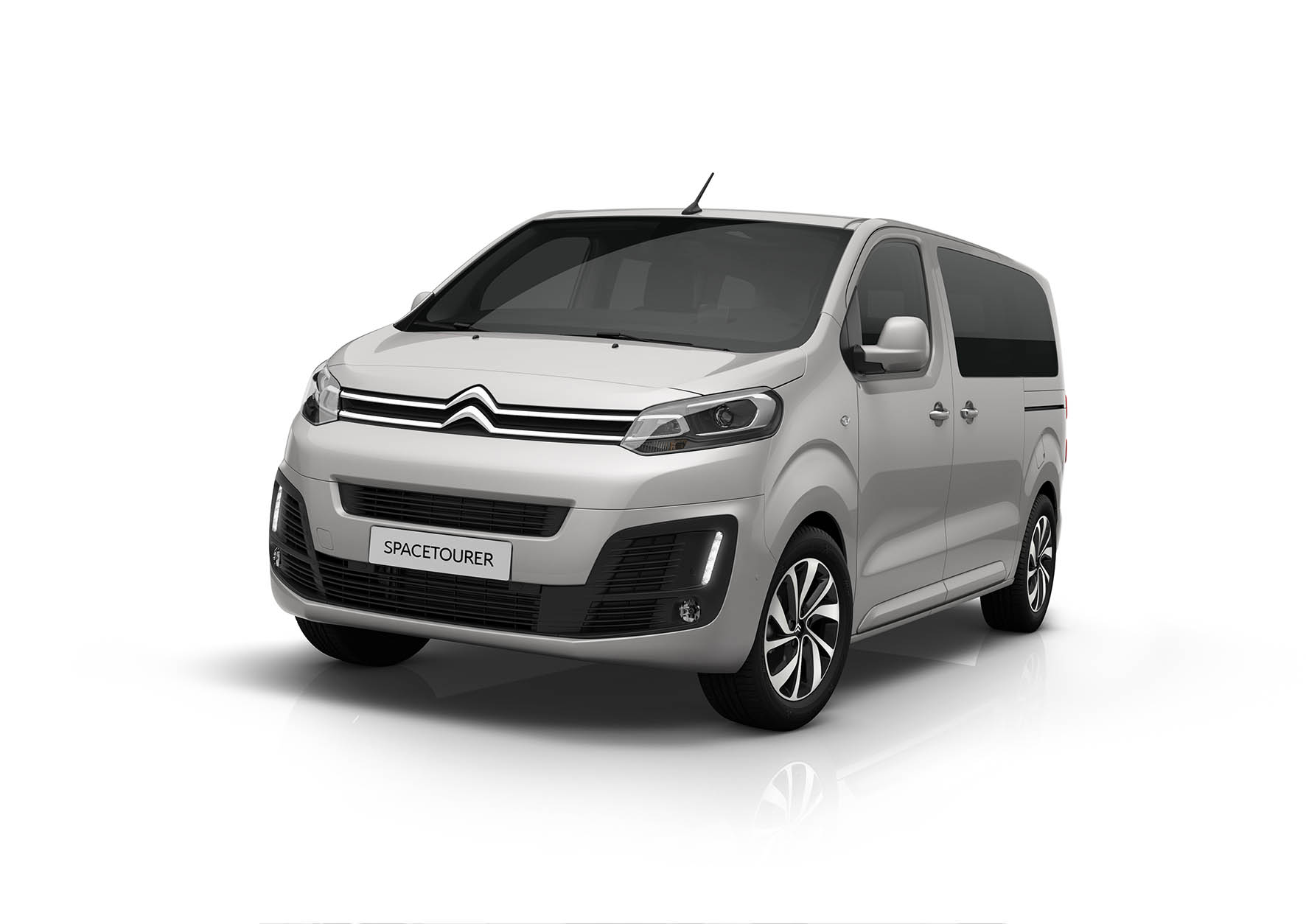 Peugeot Traveller en Citron SpaceTourer en Toyota Proace in 2016 gaan samen aan het werk als personenbus of bedrijfswagen.