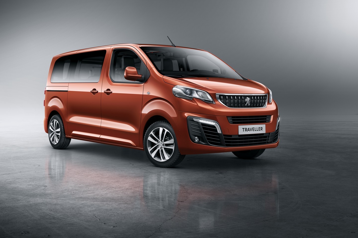 Peugeot Traveller en Citron SpaceTourer en Toyota Proace in 2016 gaan samen aan het werk als personenbus of bedrijfswagen.