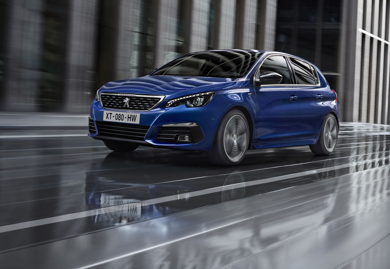 Peugeot geeft de 3008 niet alleen een facelift maar lanceert ook nieuwe elektronica en een splinternieuwe dieselmotor.