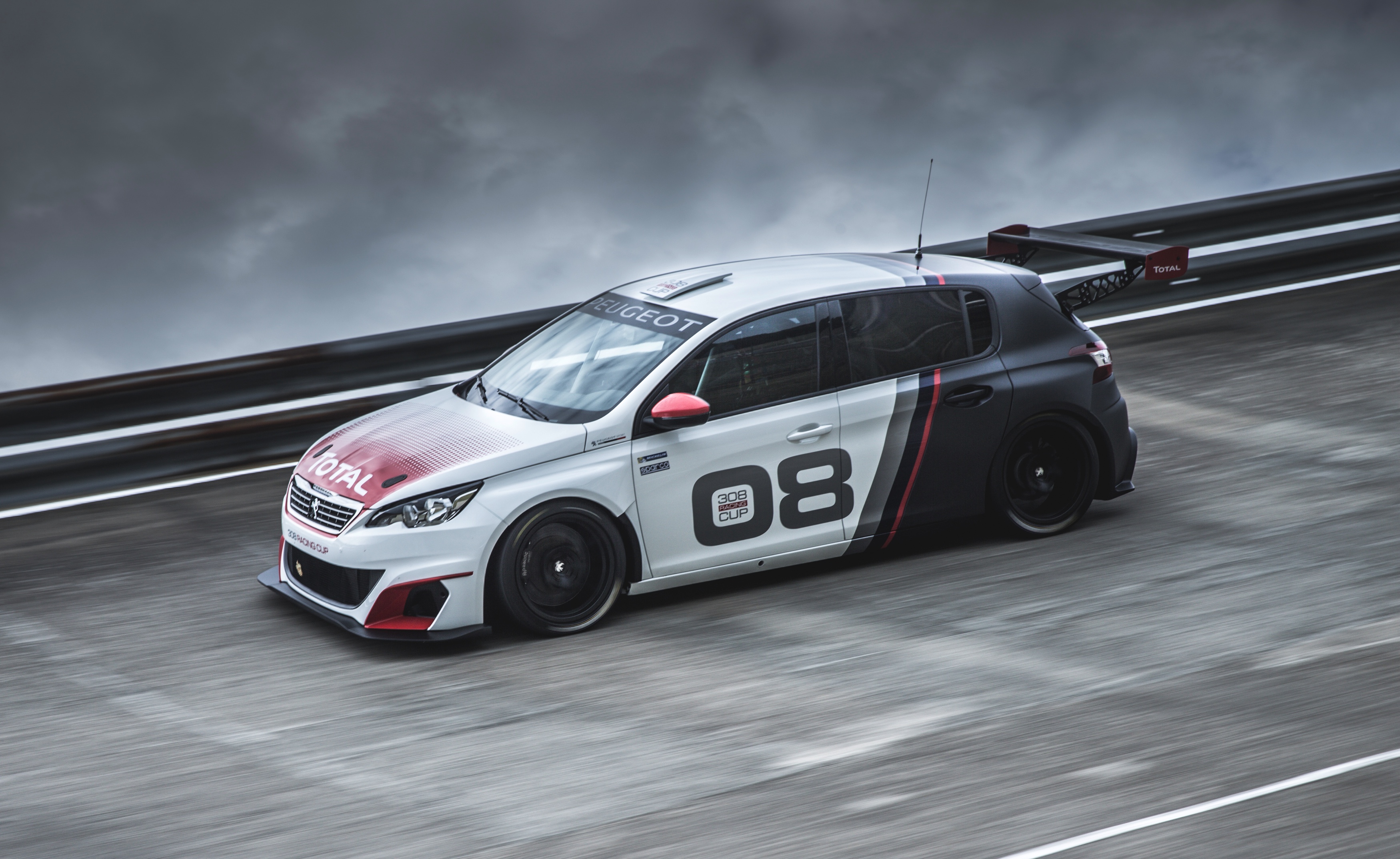 Een Peugeot 308 GTi met 270 pk niet extreem genoeg? Goed nieuws, Peugeot komt met een nog hetere 308, de 308 Racing Cup.