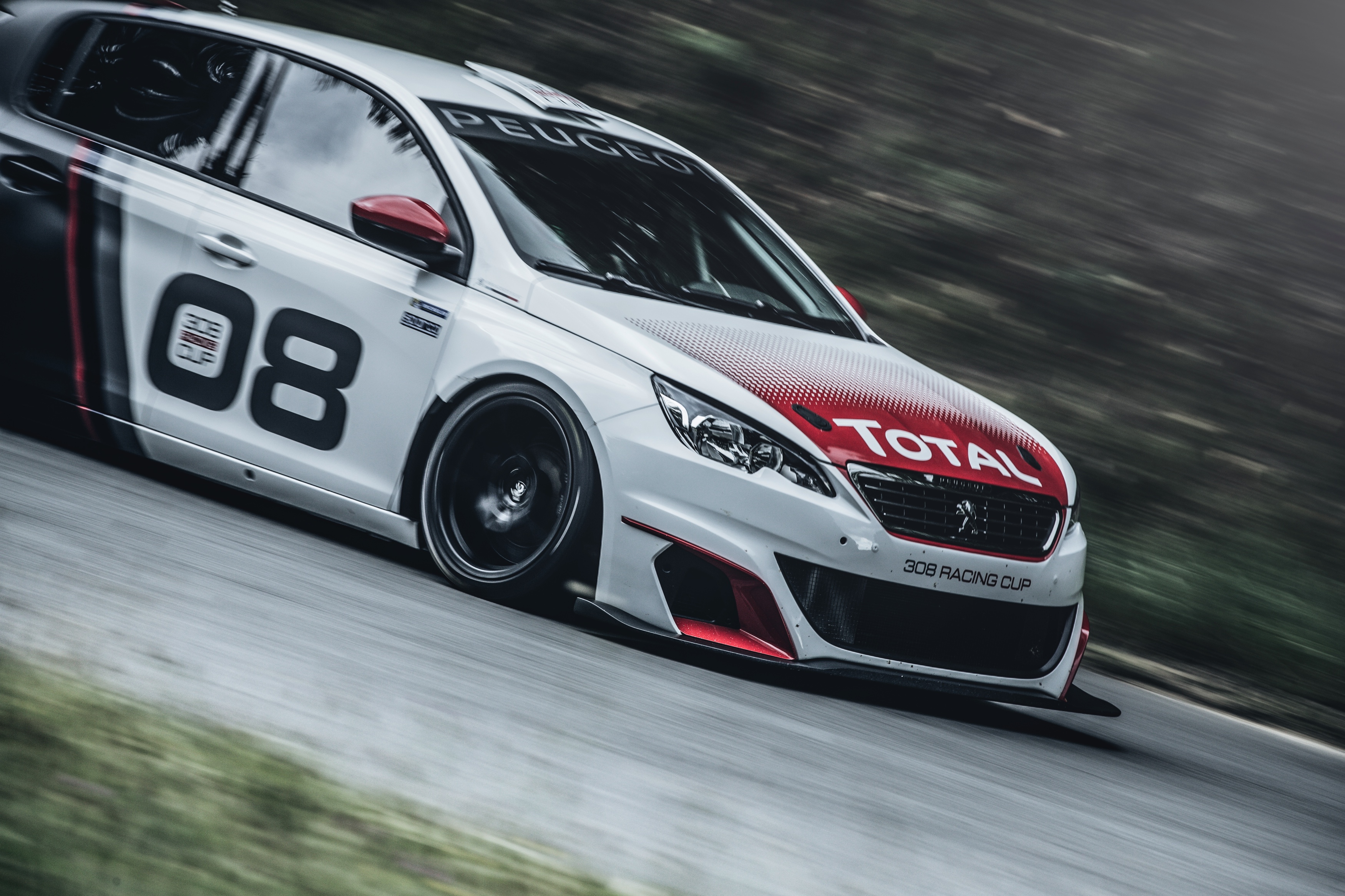 Een Peugeot 308 GTi met 270 pk niet extreem genoeg? Goed nieuws, Peugeot komt met een nog hetere 308, de 308 Racing Cup.