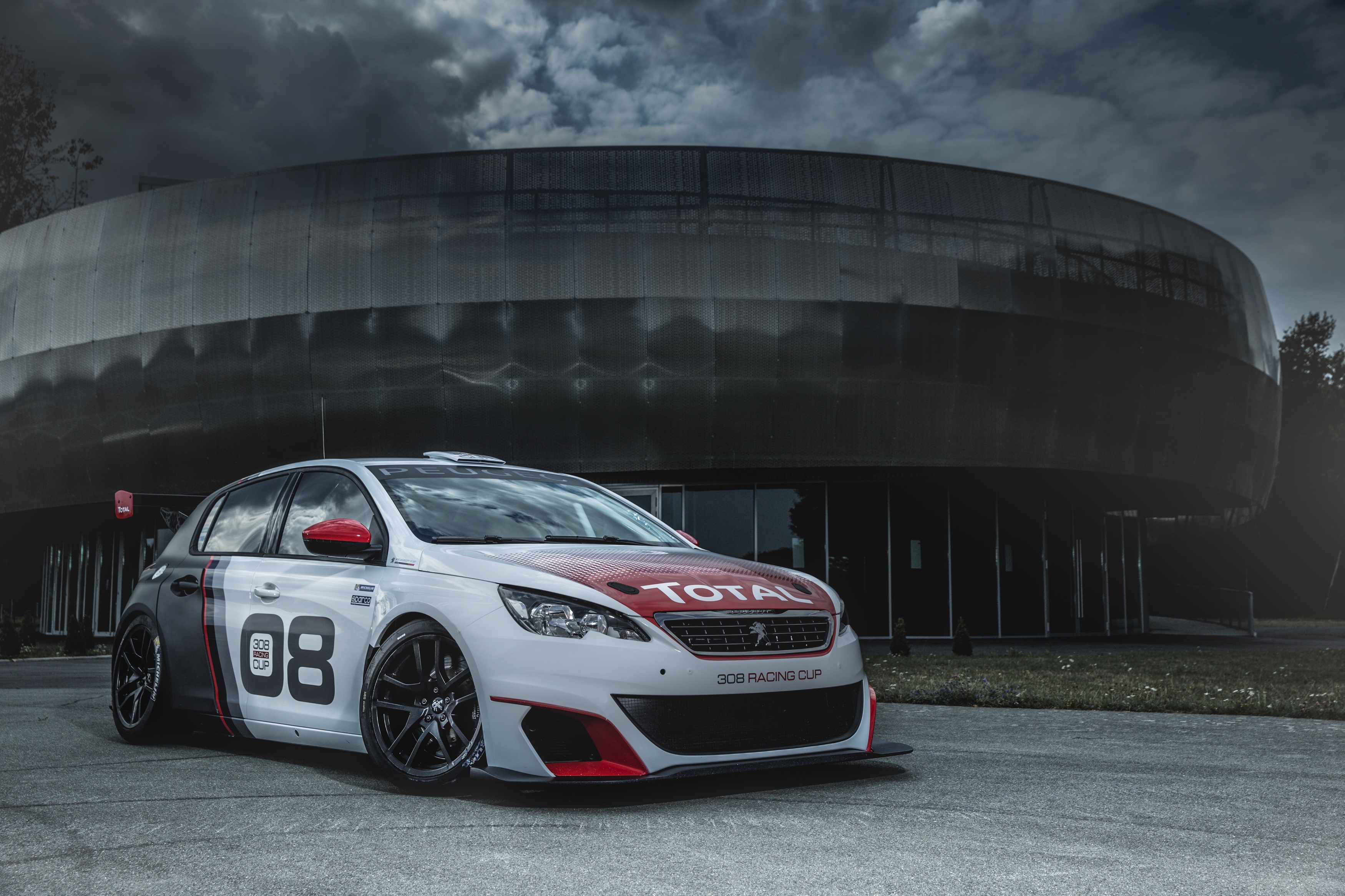 Een Peugeot 308 GTi met 270 pk niet extreem genoeg? Goed nieuws, Peugeot komt met een nog hetere 308, de 308 Racing Cup.