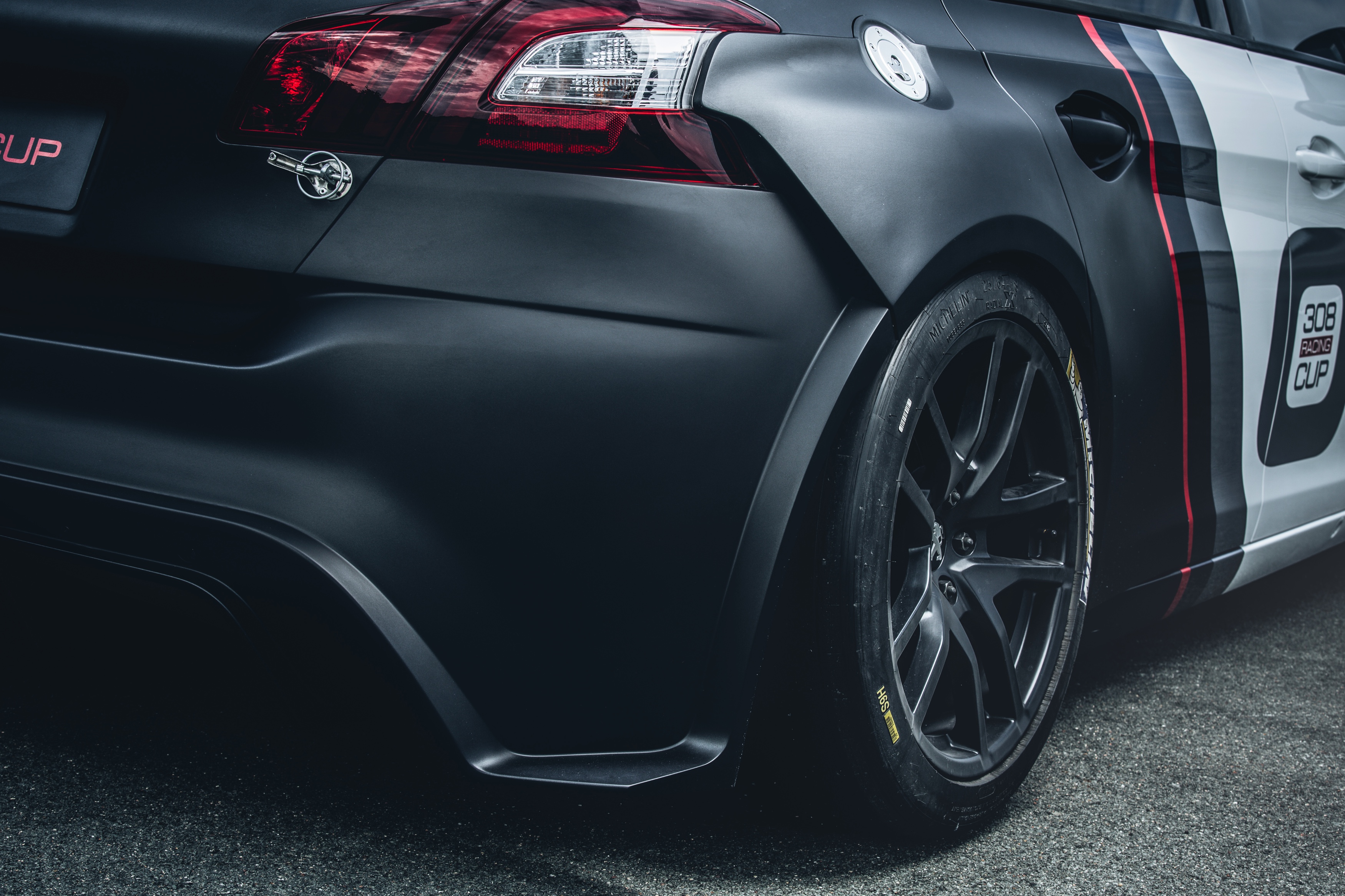 Een Peugeot 308 GTi met 270 pk niet extreem genoeg? Goed nieuws, Peugeot komt met een nog hetere 308, de 308 Racing Cup.