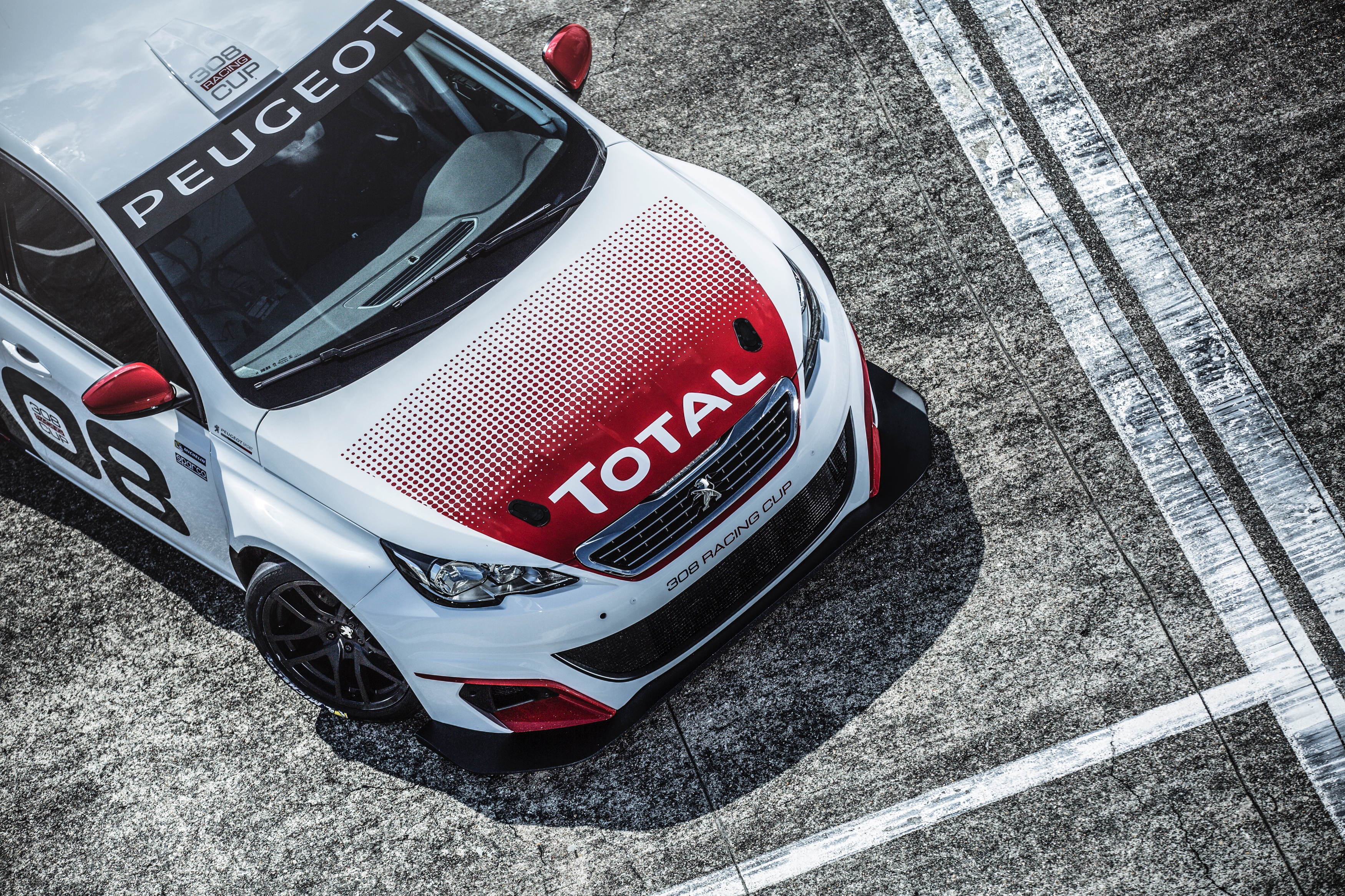 Een Peugeot 308 GTi met 270 pk niet extreem genoeg? Goed nieuws, Peugeot komt met een nog hetere 308, de 308 Racing Cup.